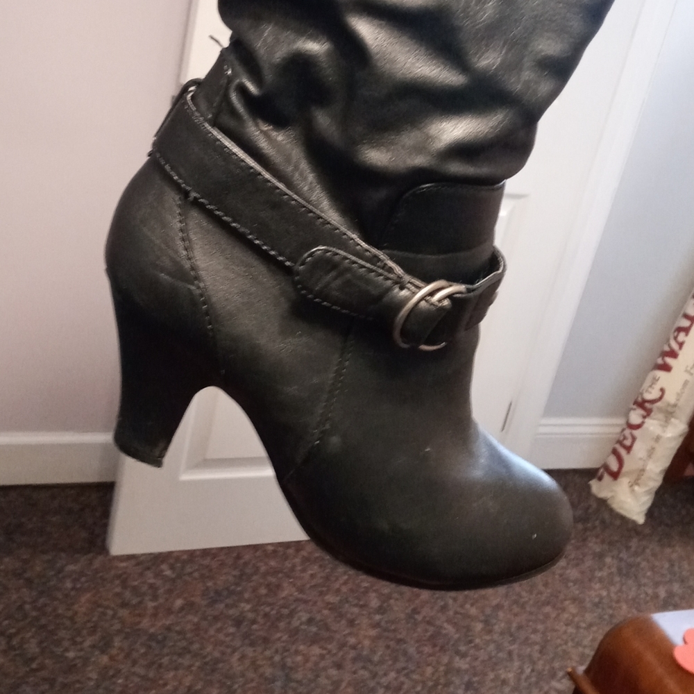 Boots - Picture 2 of 3